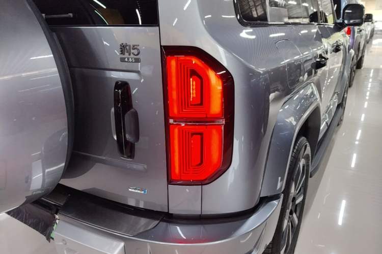 Used Formula Leopard 5 2025 TianShen Intelligent Driving Ultra Edition Right Rear Taillight