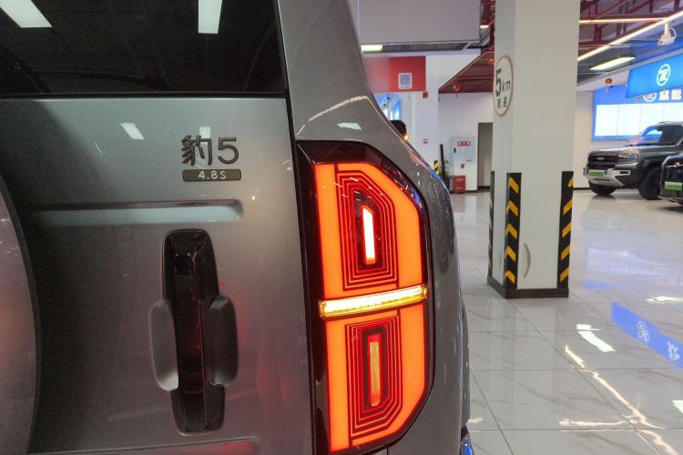 Used Formula Leopard 5 2025 TianShen Intelligent Driving Ultra Edition Right Rear Taillight