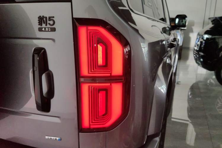 Used Formula Leopard 5 2025 TianShen Intelligent Driving Ultra Edition Right Rear Taillight