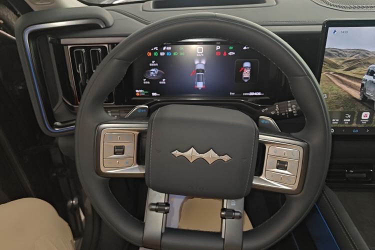 Used Formula Leopard 5 2025 Cloud Ride Laser-based Kunpeng Intelligent Driving Edition Steering Wheel