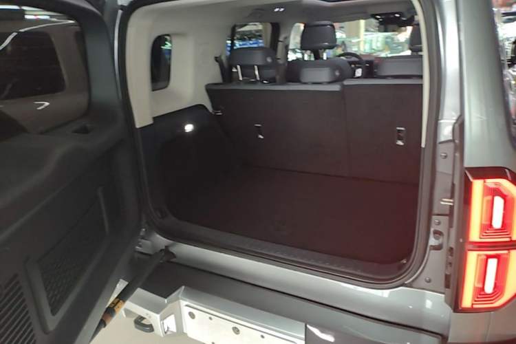 Used Formula Leopard 5 2025 TianShen Intelligent Driving Ultra Edition Trunk