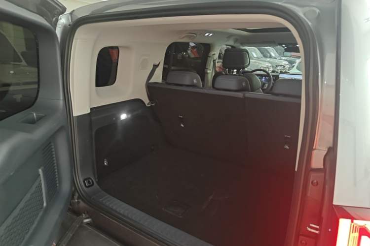 Used Formula Leopard 5 2025 Cloud Ride Laser-based Kunpeng Intelligent Driving Edition Trunk