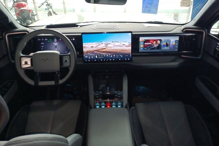 Used Formula Leopard 5 2025 TianShen Intelligent Driving Ultra Edition Center Console