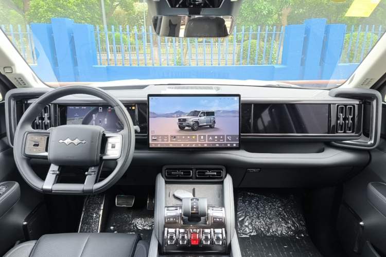 Used Formula Leopard 5 2025 TianShen Intelligent Driving Ultra Edition Center Console