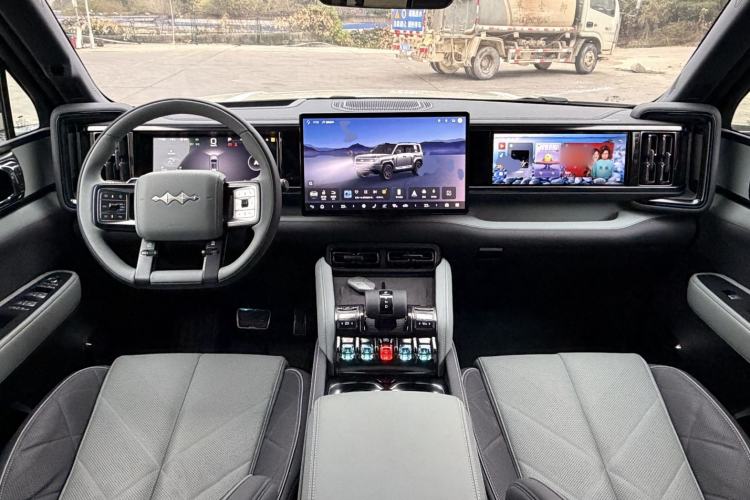 Used Formula Leopard 5 2025 TianShen Intelligent Driving Ultra Edition Center Console