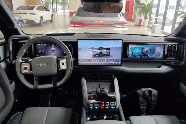 Used Formula Leopard 5 2025 TianShen Intelligent Driving Ultra Edition Center Console