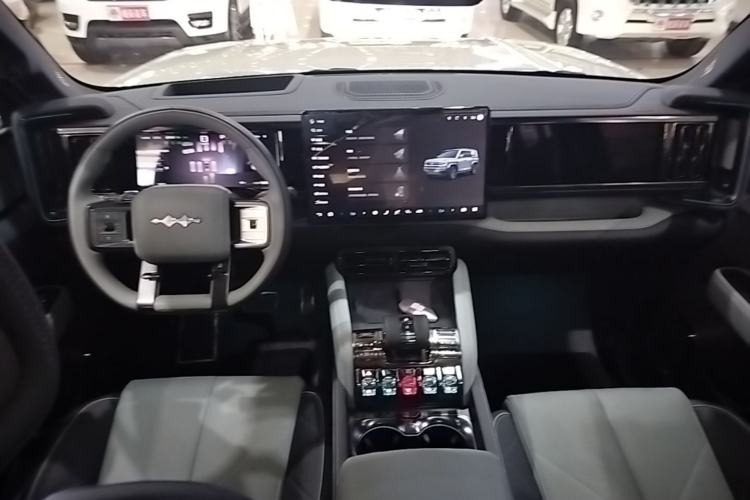 Used Formula Leopard 5 2025 TianShen Intelligent Driving Ultra Edition Center Console
