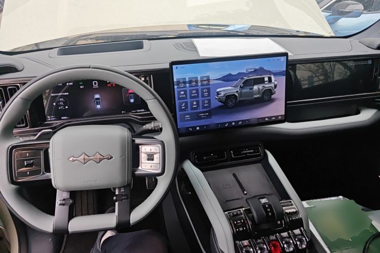 Used Formula Leopard 5 2025 TianShen Intelligent Driving Ultra Edition Center Console