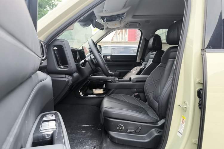 Used Formula Leopard 5 2025 TianShen Intelligent Driving Ultra Edition Driver Seat