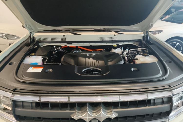 Used Formula Leopard 5 2025 Cloud Ride Laser-based Kunpeng Intelligent Driving Edition Engine Bay