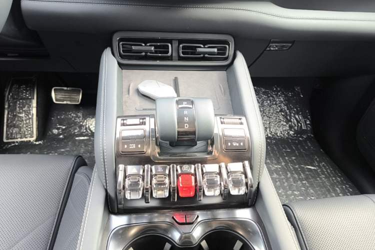 Used Formula Leopard 5 2025 TianShen Intelligent Driving Ultra Edition Gear Lever