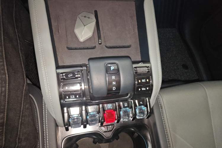 Used Formula Leopard 5 2025 TianShen Intelligent Driving Ultra Edition Gear Lever