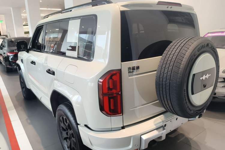 Used Formula Leopard 5 2025 Cloud Ride Laser-based Kunpeng Intelligent Driving Edition Rear Left 45 Deg