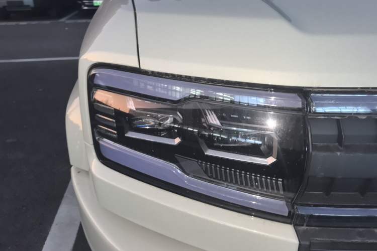 Used Formula Leopard 5 2025 TianShen Intelligent Driving Ultra Edition Right Front Headlight