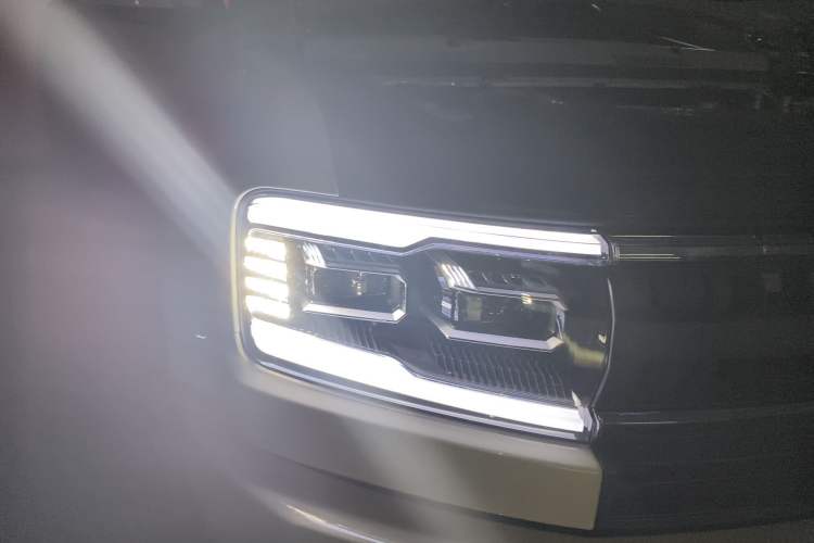 Used Formula Leopard 5 2025 TianShen Intelligent Driving Ultra Edition Right Front Headlight
