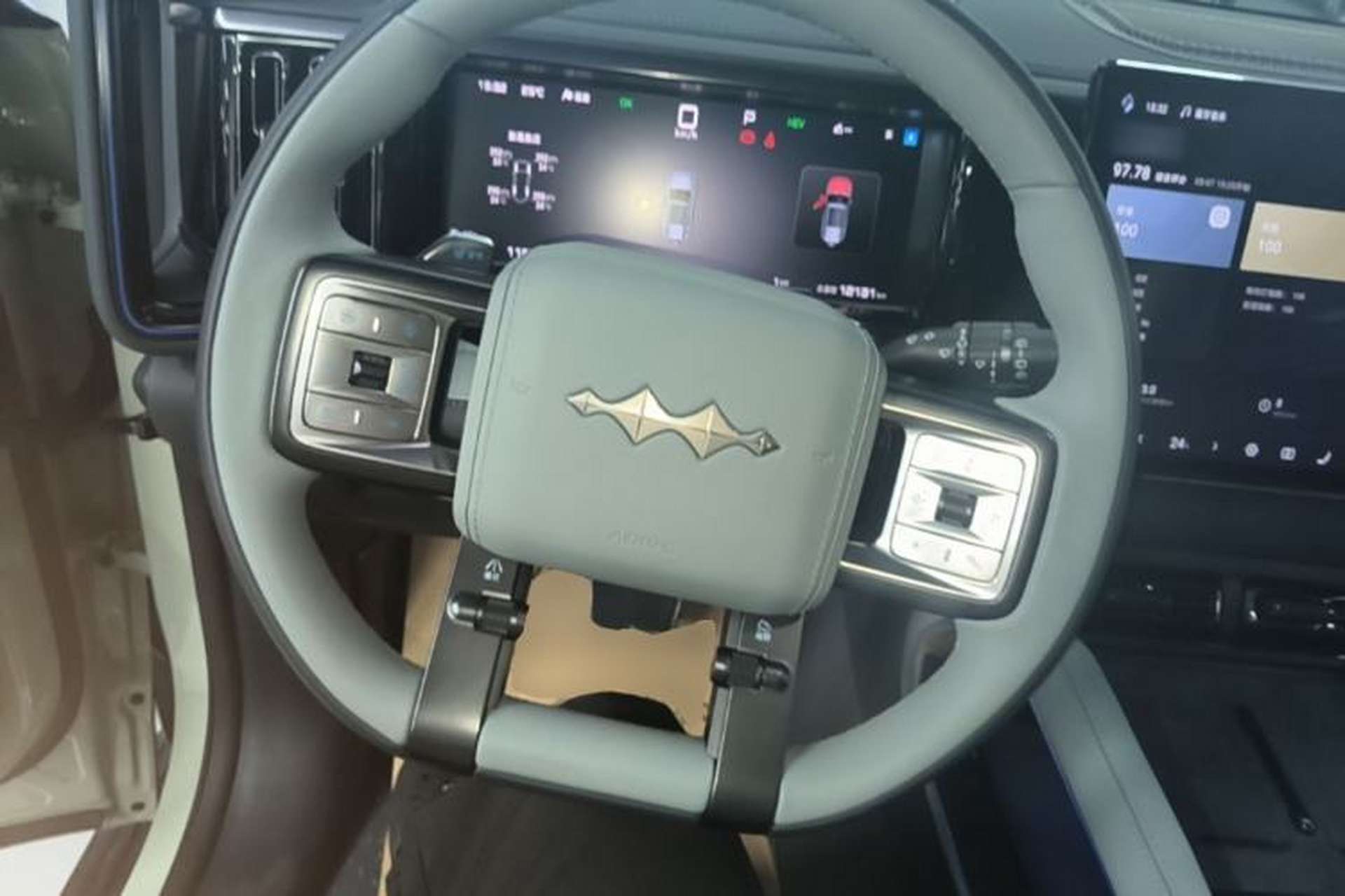 Used Formula Leopard 5 2025 TianShen Intelligent Driving Ultra Edition Steering Wheel