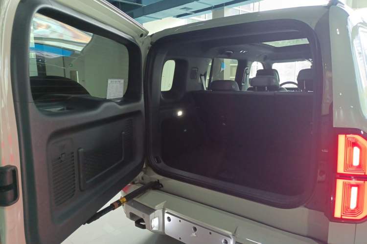 Used Formula Leopard 5 2025 TianShen Intelligent Driving Ultra Edition Trunk
