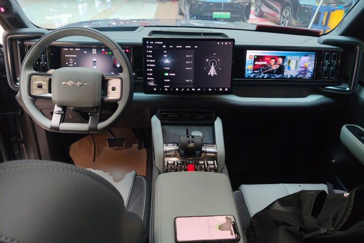 Used Formula Leopard 5 2025 TianShen Intelligent Driving Ultra Edition Center Console