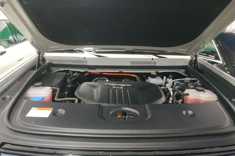Used Formula Leopard 5 2025 TianShen Intelligent Driving Ultra Edition Engine Bay