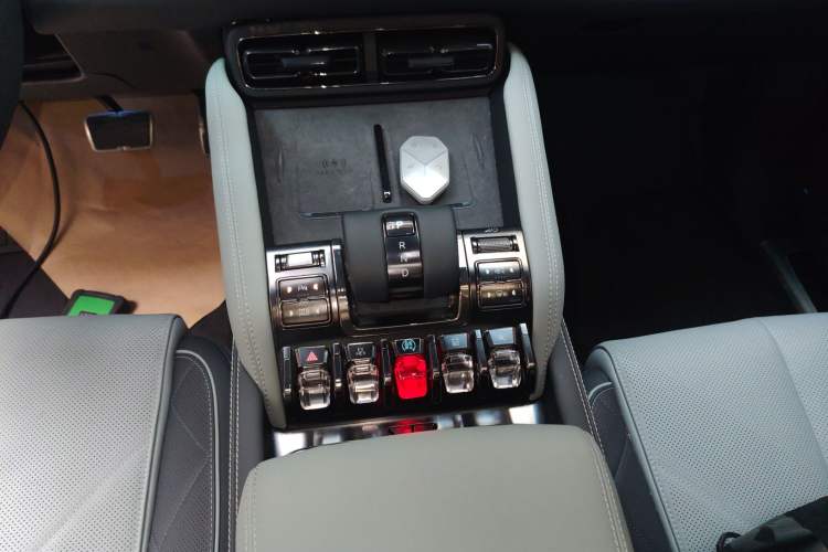 Used Formula Leopard 5 2025 TianShen Intelligent Driving Ultra Edition Gear Lever