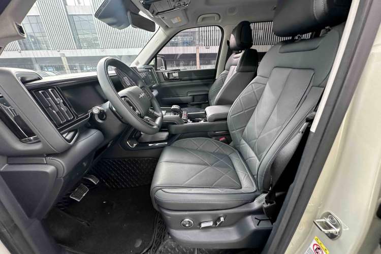 Used Formula Leopard 5 2025 TianShen Intelligent Driving Ultra Edition Interior 1