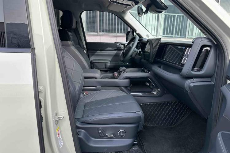 Used Formula Leopard 5 2025 TianShen Intelligent Driving Ultra Edition Interior 6