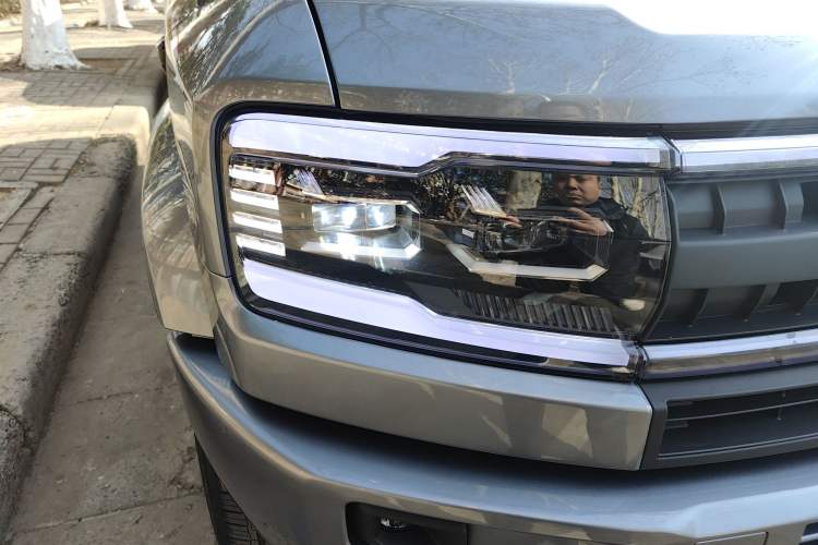 Used Formula Leopard 5 2025 TianShen Intelligent Driving Ultra Edition Right Front Headlight