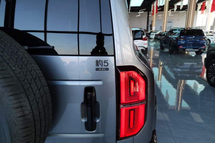 Used Formula Leopard 5 2025 TianShen Intelligent Driving Ultra Edition Right Rear Taillight