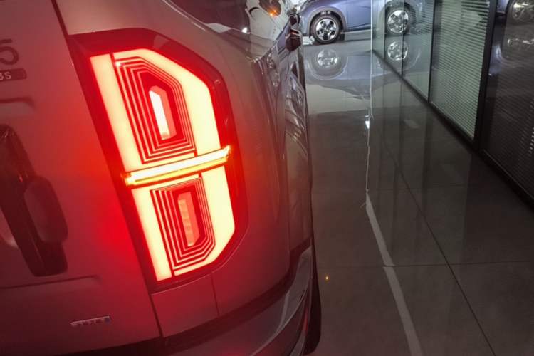 Used Formula Leopard 5 2025 TianShen Intelligent Driving Ultra Edition Right Rear Taillight
