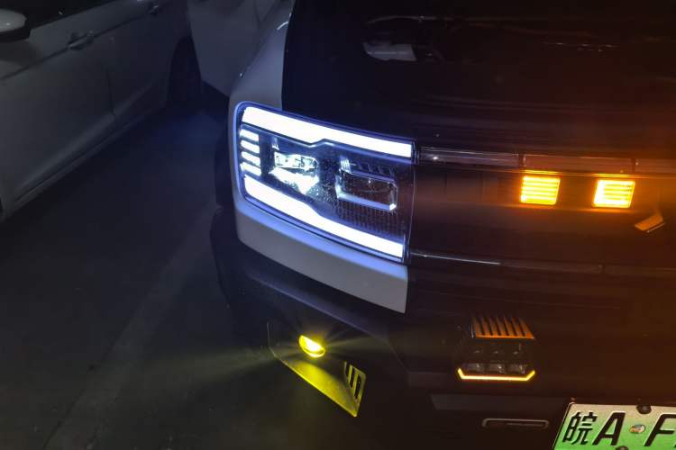 Used Formula Leopard 5 2025 TianShen Intelligent Driving Ultra Edition Right Front Headlight