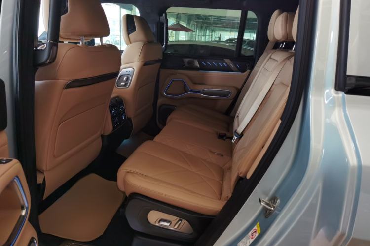 Used Formula Leopard 8 2025 Smart & Brave Flagship Edition 7 Seats Left Rear Seat