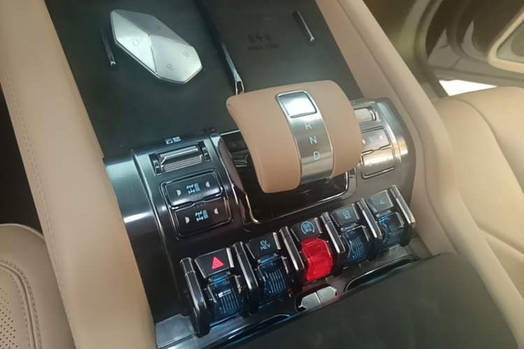 Used Formula Leopard 8 2025 Smart & Brave Flagship Edition 7 Seats Audio And AC Panel