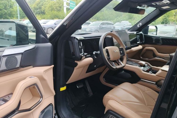 Used Formula Leopard 8 2025 Smart & Brave Flagship Edition 6 Seats Driver Seat
