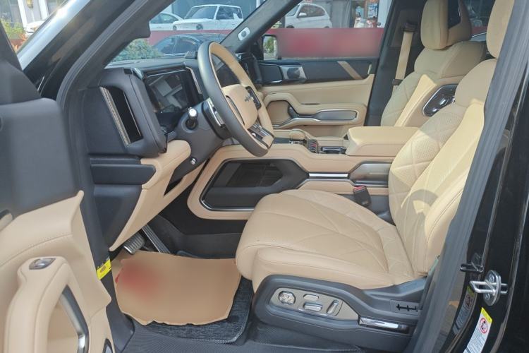 Used Formula Leopard 8 2025 Smart & Brave Flagship Edition 7 Seats Driver Seat