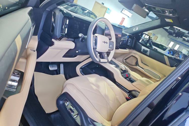 Used Formula Leopard 8 2025 Smart & Brave Flagship Edition 7 Seats Driver Seat