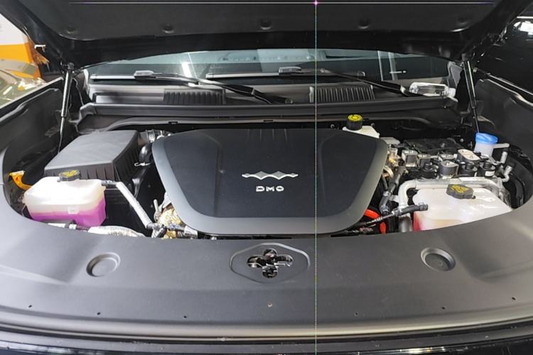 Used Formula Leopard 8 2025 Smart & Brave Flagship Edition 6 Seats Engine Bay