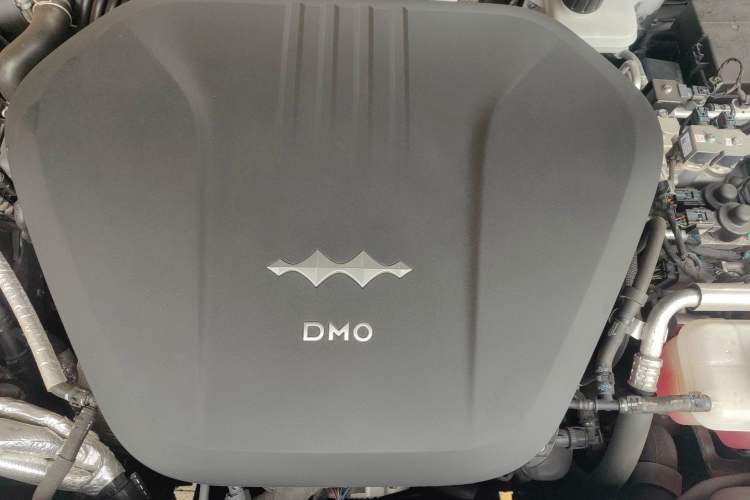 Used Formula Leopard 8 2025 Smart & Brave Flagship Edition 6 Seats Engine Bay