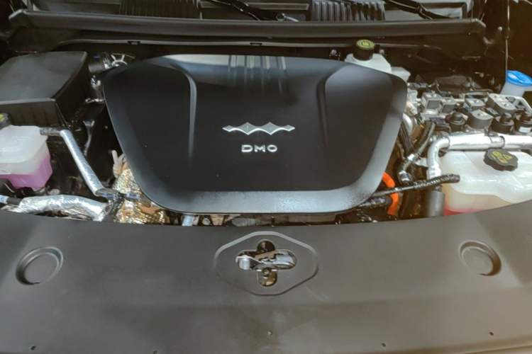 Used Formula Leopard 8 2025 Smart & Brave Flagship Edition 7 Seats Engine Bay