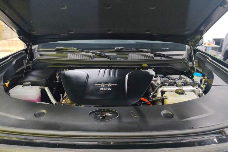 Used Formula Leopard 8 2025 Smart & Brave Flagship Edition 7 Seats Engine Bay