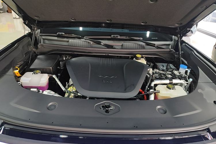 Used Formula Leopard 8 2025 Model Smart & Brave Flagship 5-Seater Engine Bay