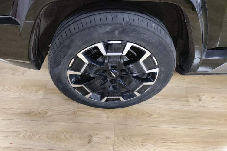 Used Formula Leopard 8 2025 Smart & Brave Flagship Edition 7 Seats Exterior 5