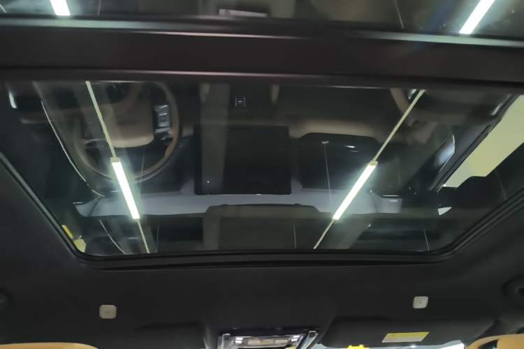 Used Formula Leopard 8 2025 Smart & Brave Flagship Edition 7 Seats Headliner