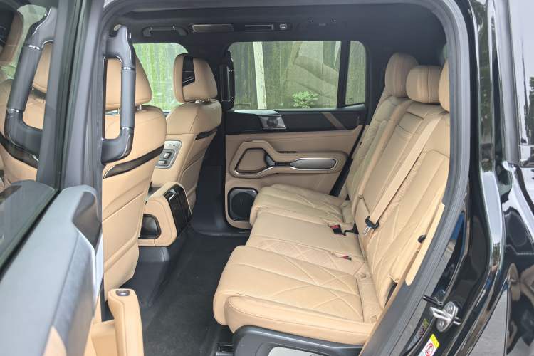 Used Formula Leopard 8 2025 Smart & Brave Flagship Edition 7 Seats Interior 4
