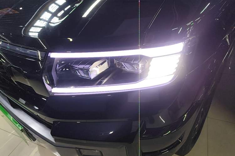 Used Formula Leopard 8 2025 Smart & Brave Flagship Edition 6 Seats Left Front Headlight