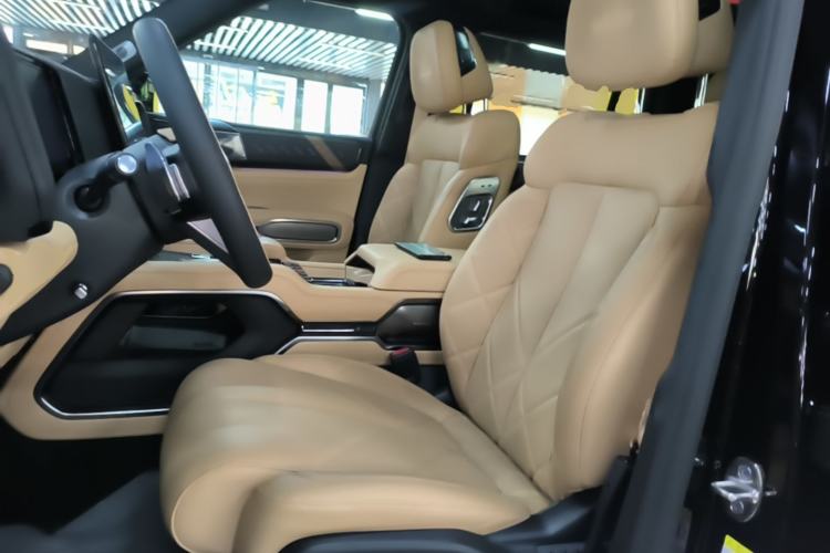 Used Formula Leopard 8 2025 Smart & Brave Flagship Edition 7 Seats Left Front Seat