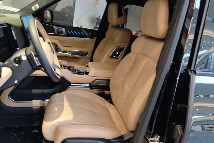 Used Formula Leopard 8 2025 Smart & Brave Flagship Edition 6 Seats Left Front Seat