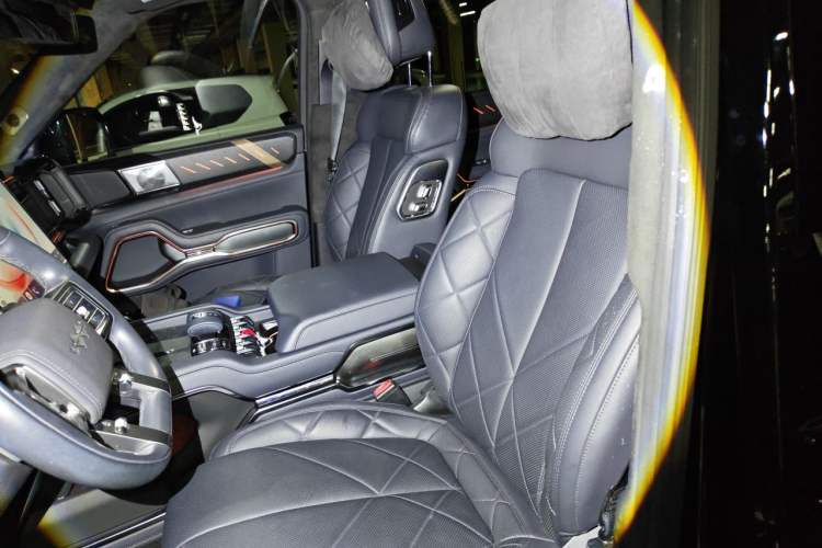 Used Formula Leopard 8 2025 Smart & Brave Flagship Edition 6 Seats Left Front Seat