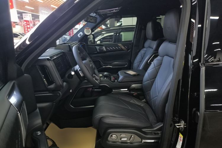 Used Formula Leopard 8 2025 Smart & Brave Flagship Edition 6 Seats Left Front Seat