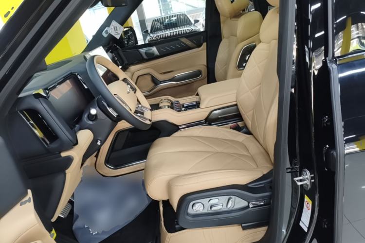 Used Formula Leopard 8 2025 Smart & Brave Flagship Edition 7 Seats Left Front Seat