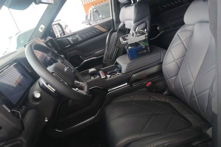 Used Formula Leopard 8 2025 Smart & Brave Flagship Edition 7 Seats Left Front Seat
